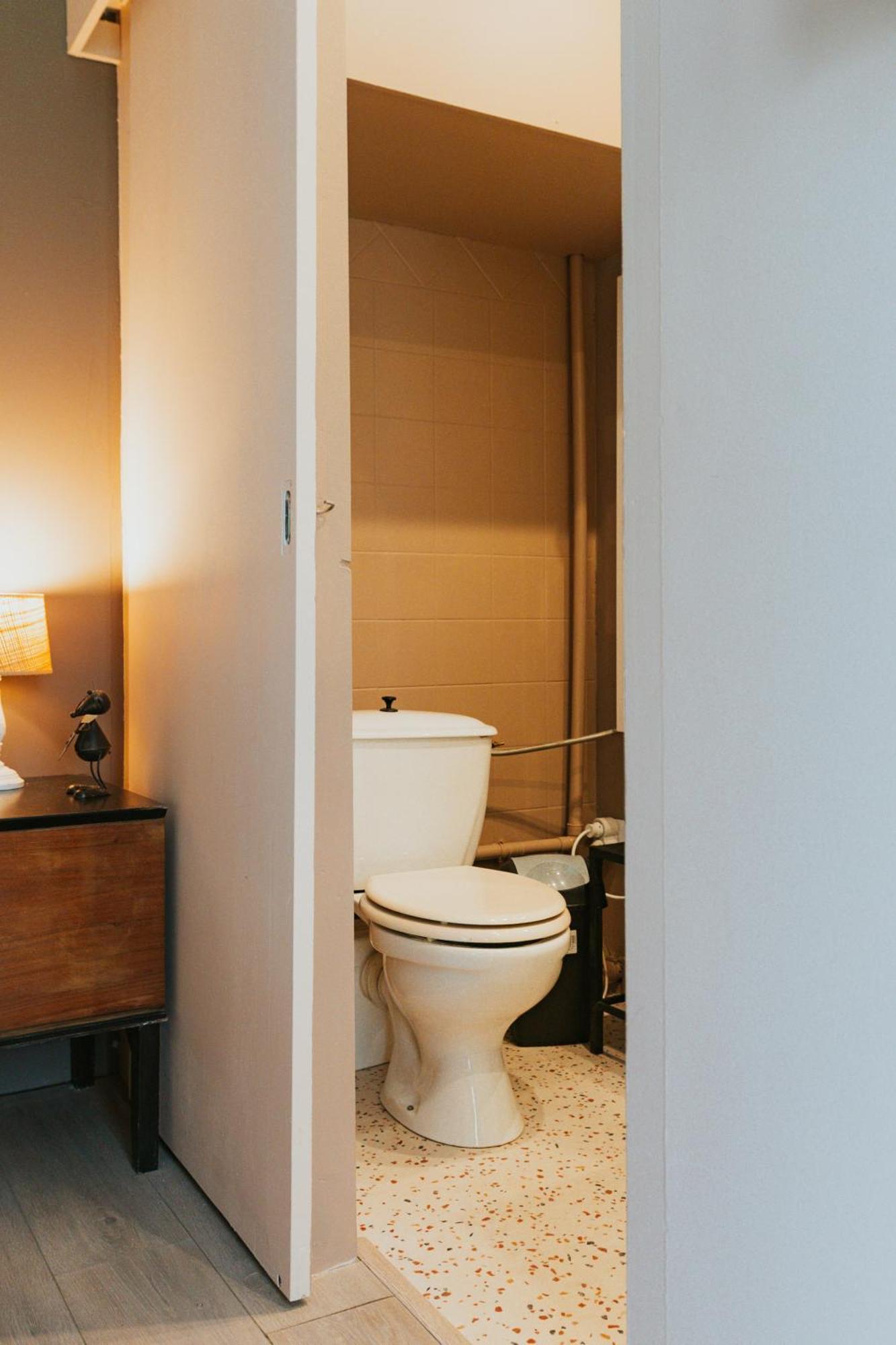 Appartement Deux Pièces Bord De Avec Jardin *