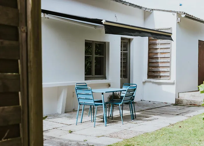 Appartement Deux Pieces Bord De Mer Avec Jardin
